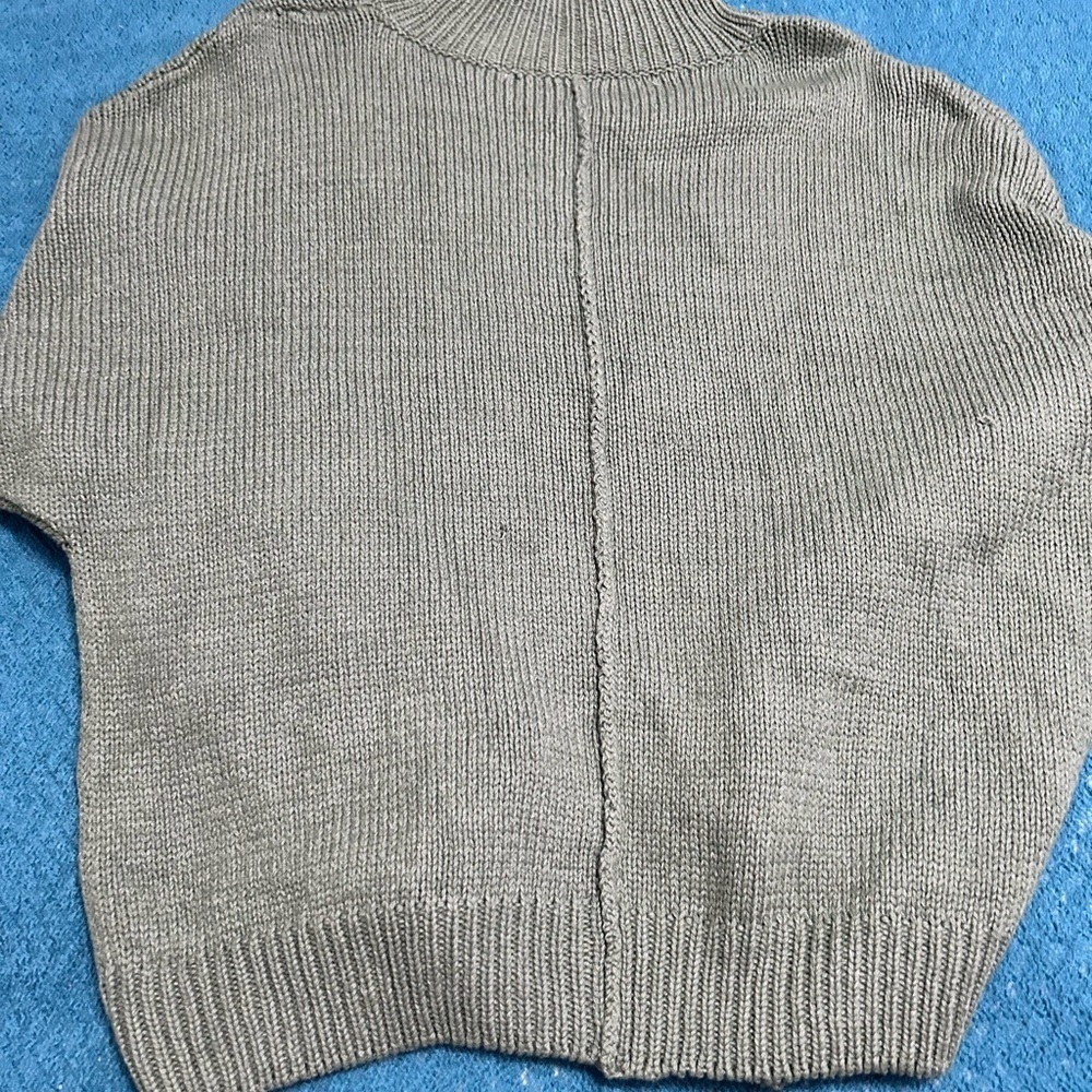 Women’s Dark Sage Long Sleeve Sweater with Faux Pearls
Size L - Picture 4 of 5